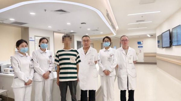 大牛证券 成都京东方医院微创技术破局晚期肿瘤治疗，成功完成四川省第二例胆道碘粒子支架自主植入术